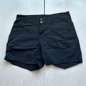 Columbia black womens golf shorts